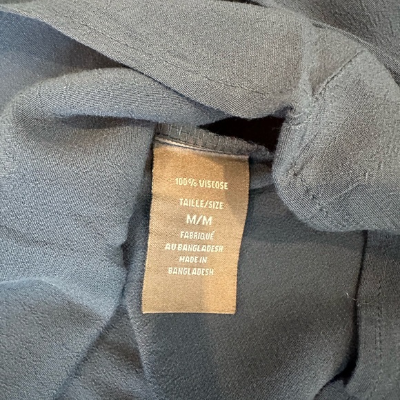 Suzy Shier Blue V-Neck Long Sleeve Blouse Size Medium - Picture 4 of 4